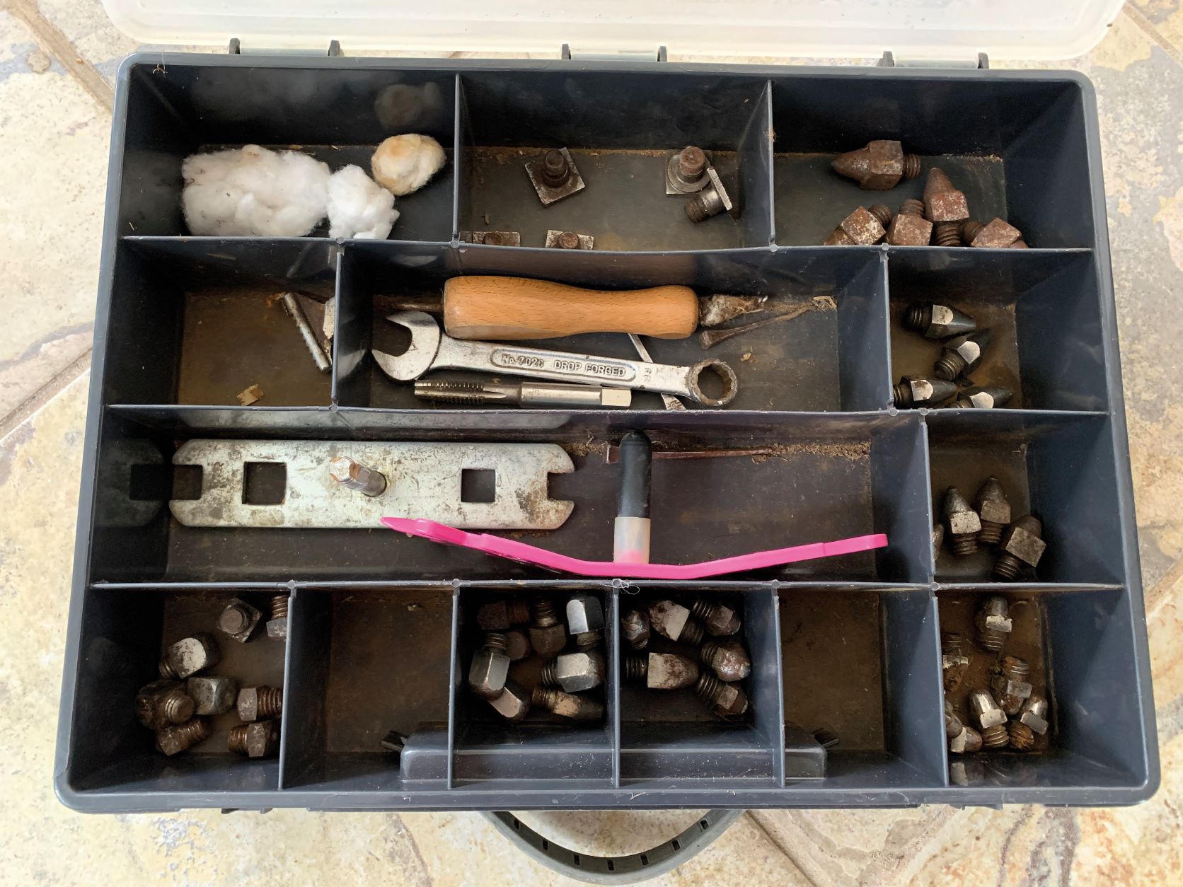 Using horse studs how to fit and use them, and choose the right size